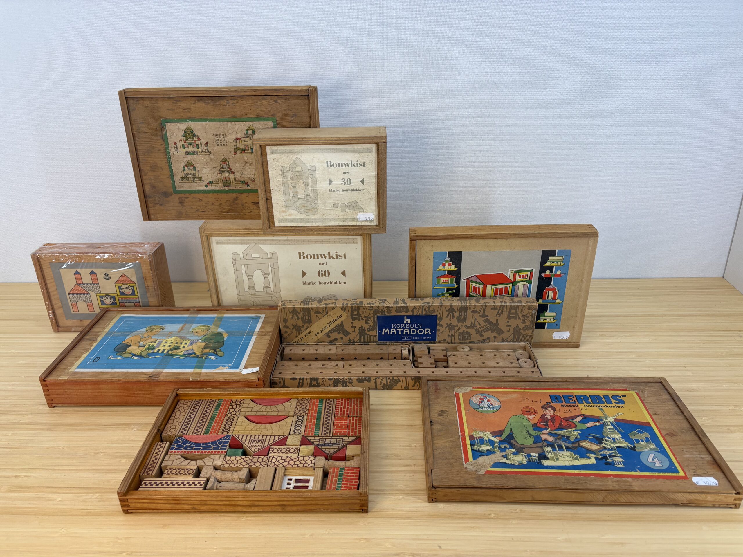 Vintage houten bouwdozen