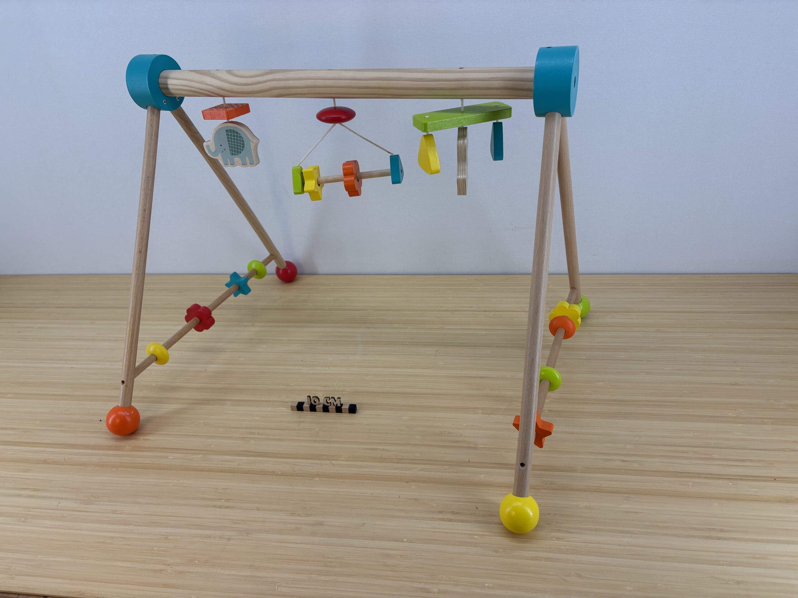 Baby gym van hout